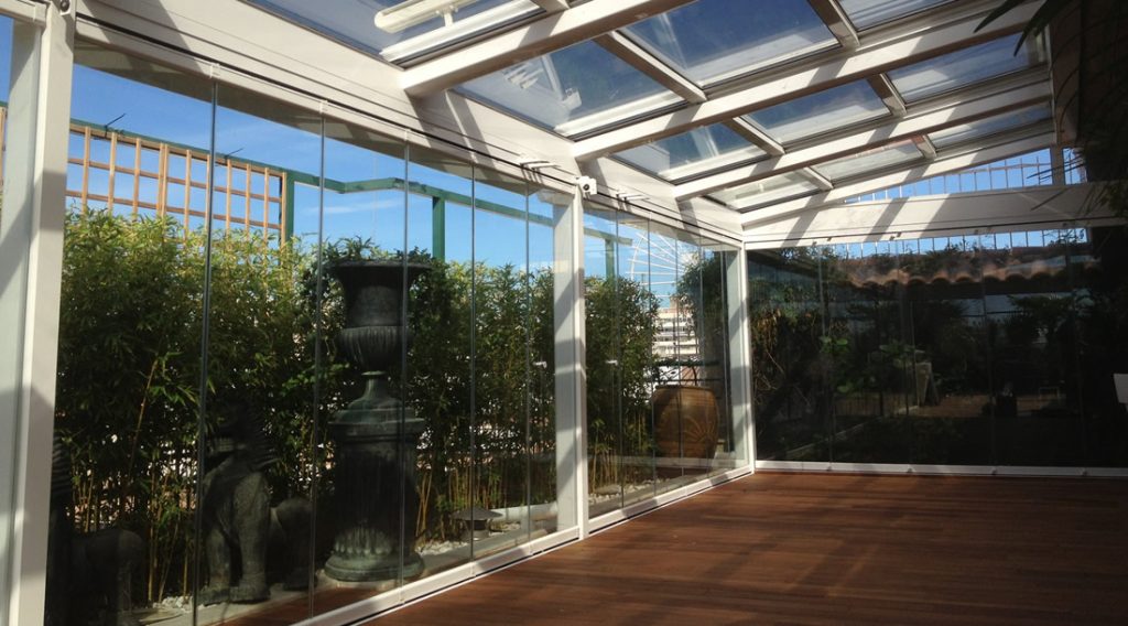 techo acristalado con motor y cerramiento con cortina de cristal OldStonesEspacios castellon